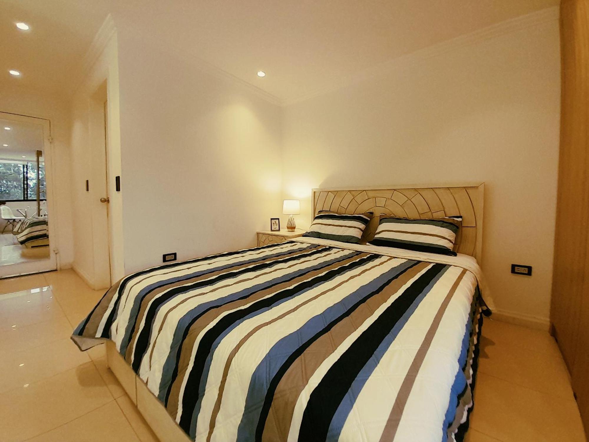Elegante Suite Privada En Cuenca - Parqueo Incluido Kültér fotó